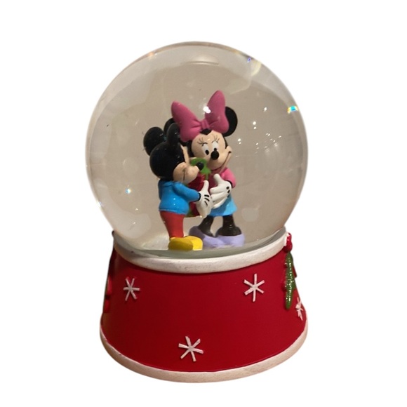 Disney Mickey and Minnie Christmas Musical SnowGlobe - Picture 6 of 13